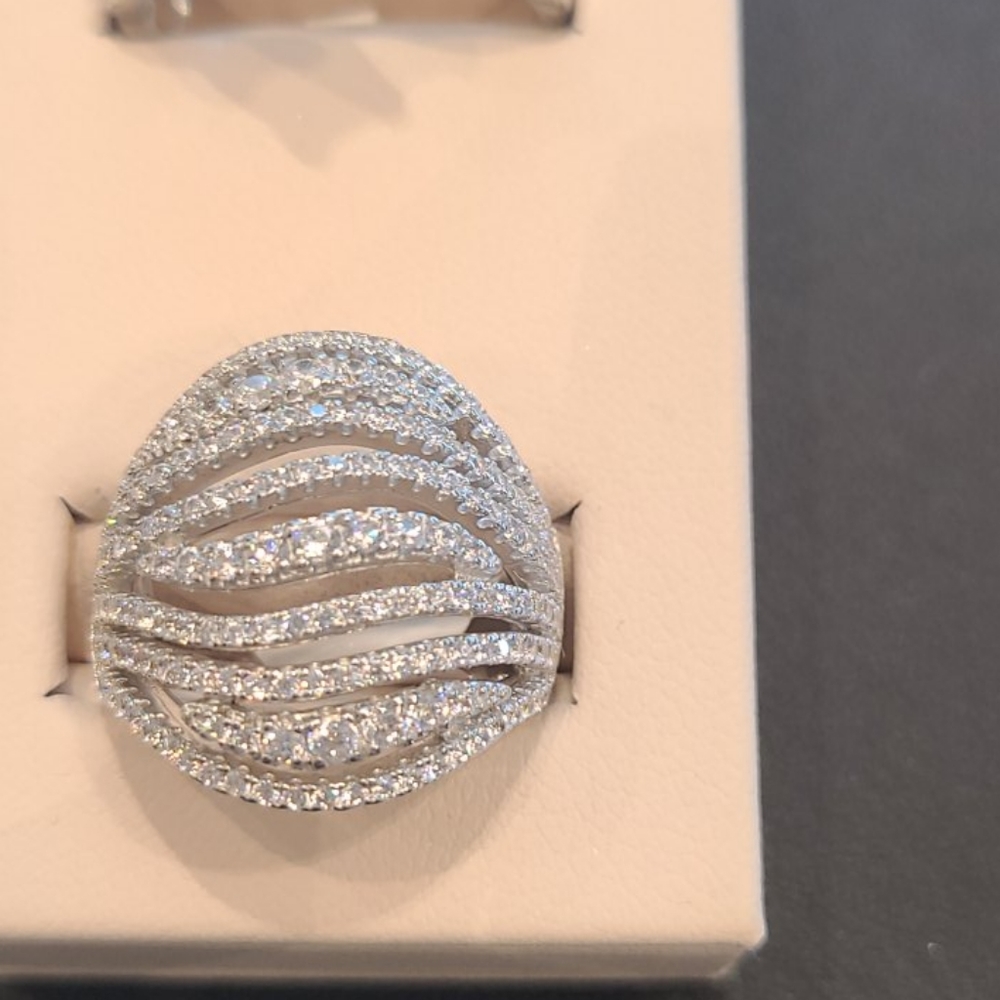 Ring - Picture 2 of 4